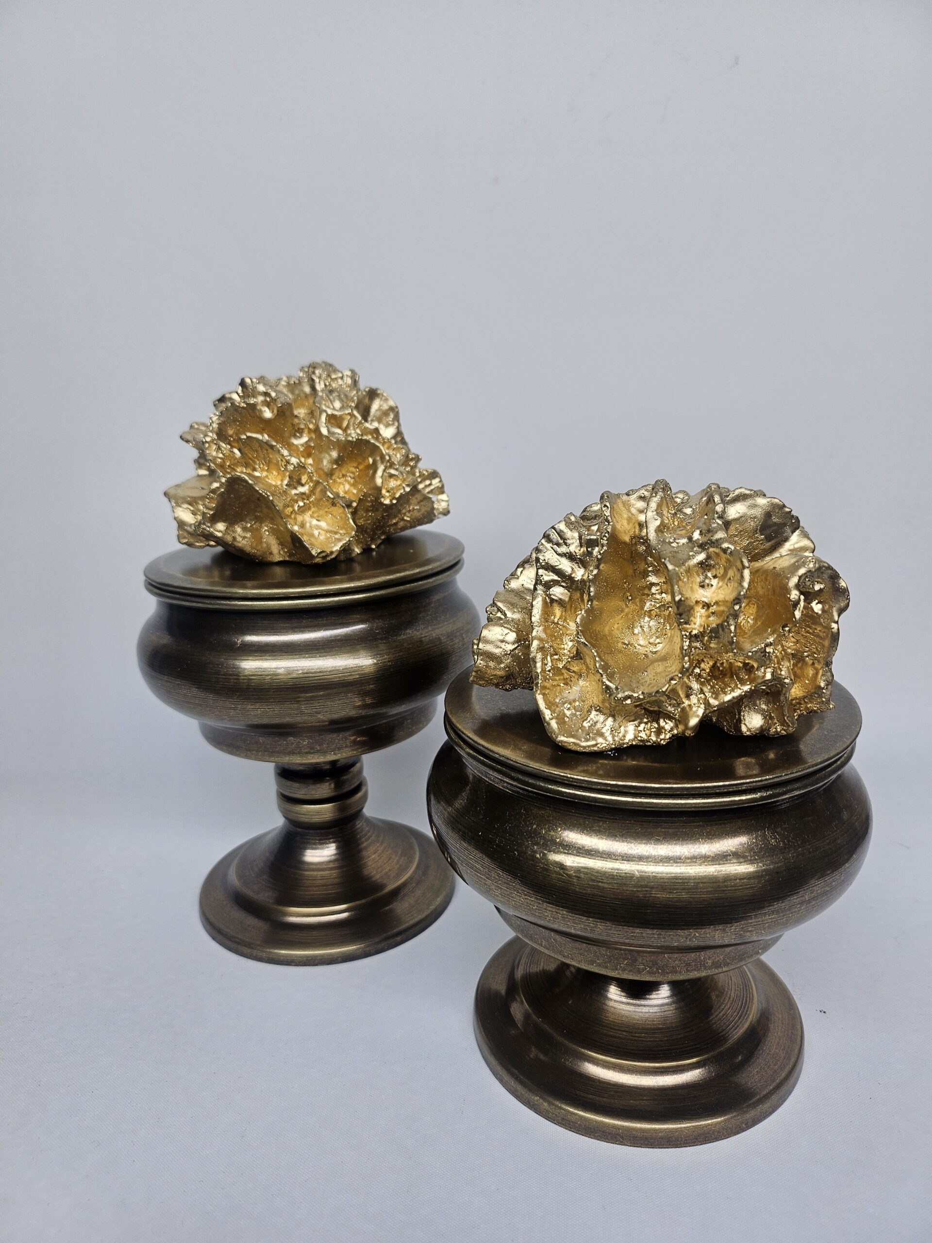 Antik Pirinç Eskitme Kaplamalı, Mercan Taş Detaylı Metal 2’li Şekerlik Takımı - Görsel 3